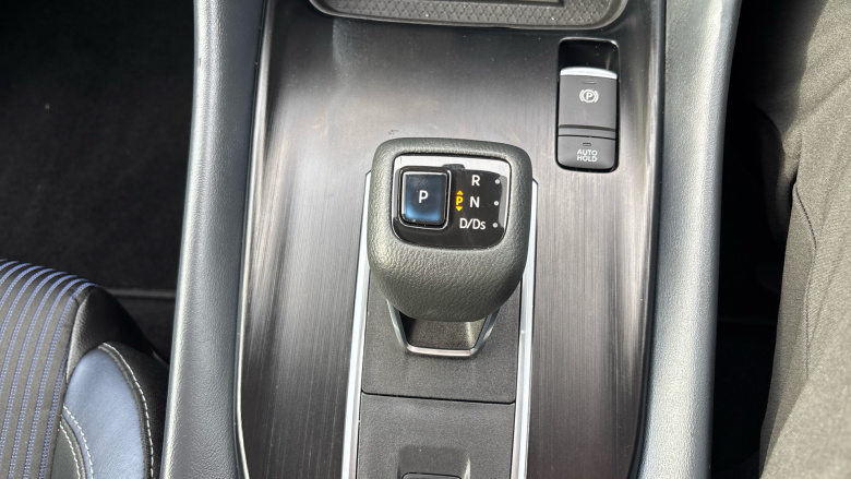 Nissan Qashqai 1.3 DiG-T MH 158 Tekna 5dr Xtronic Petrol Hatchback